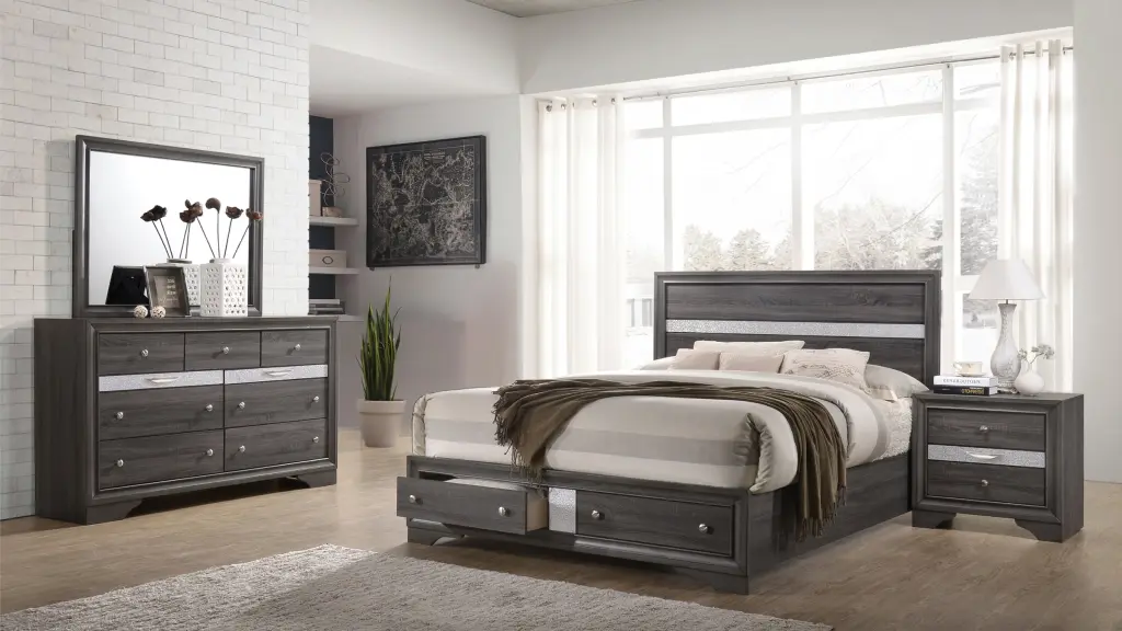 Matrix Traditional Queen 4 Piece Storage Bedroom Set Solid Wood galaxy home furnishings