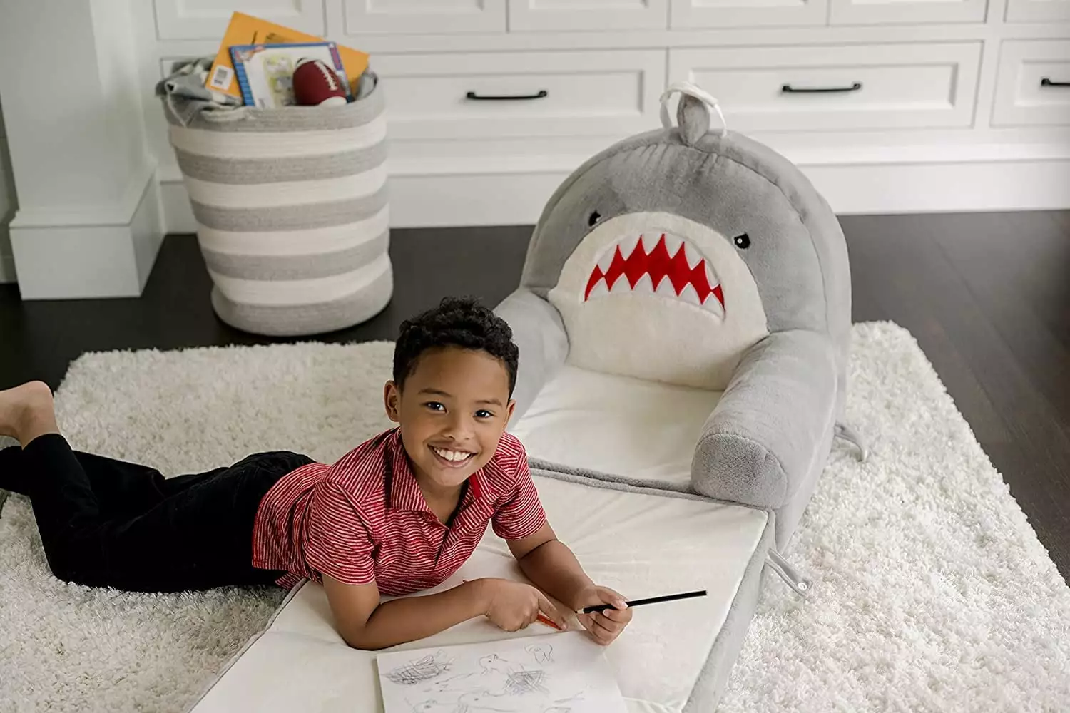 Soft Landing Elite Seats Premium Shark Character Sofa Seat and Transformable Fold-Out Lounger Carrying Handle