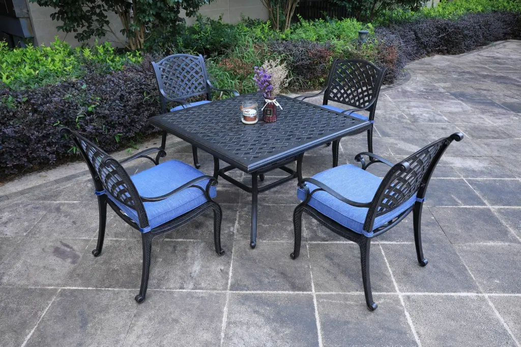 Square 4 Person 43.19 Inch Long Aluminum Dining Set Navy Blue Cushions gathercraft