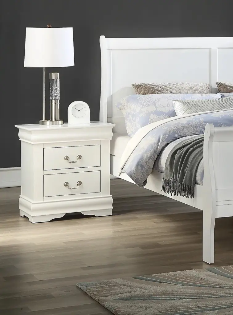 White Finish Louis Philip Nightstand Two Drawers Solid Wood Contemporary Design kanepe